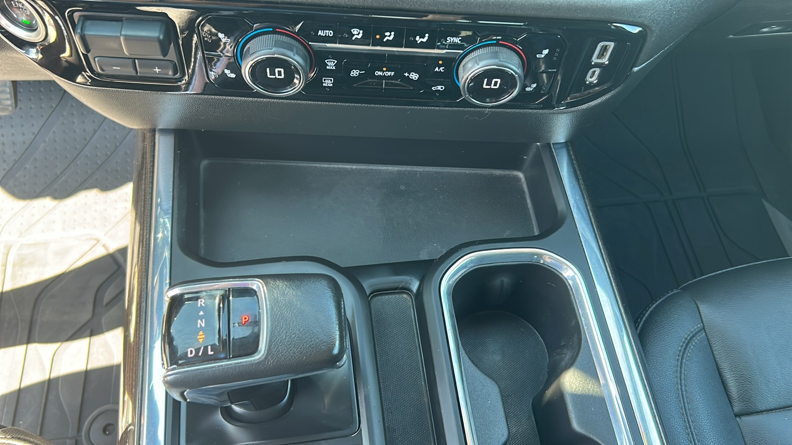 2022 Chevrolet Silverado 1500 RST photo 21