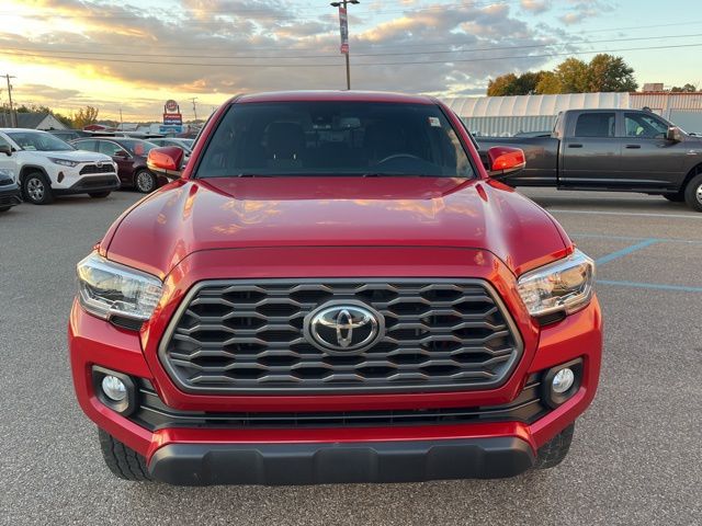 2021 Toyota Tacoma TRD Off-Road photo 2