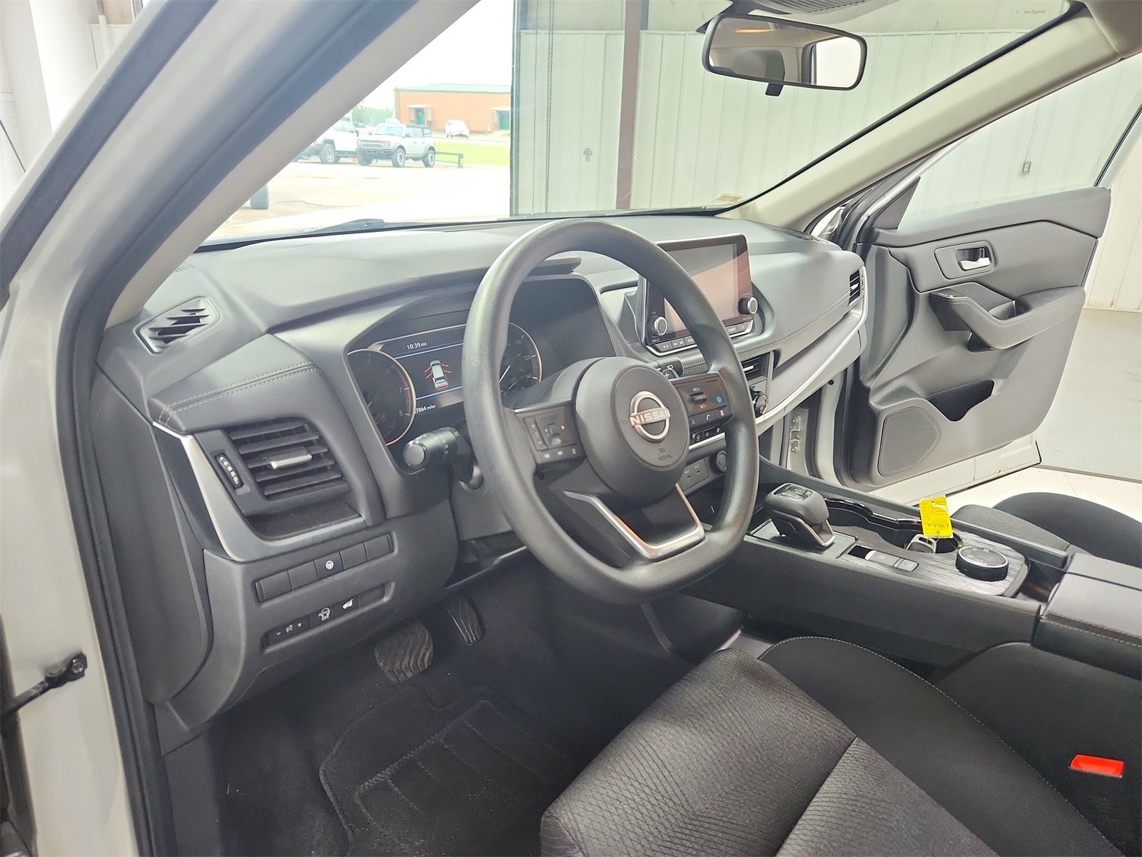 2024 Nissan Rogue SV photo 16