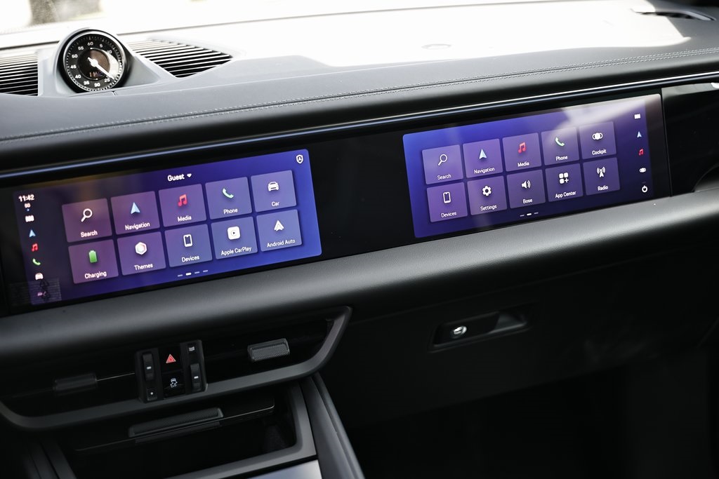 2025 Porsche Macan Electric photo 31