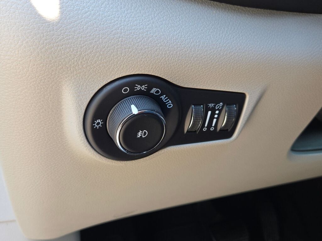 2023 Jeep Compass Limited photo 23