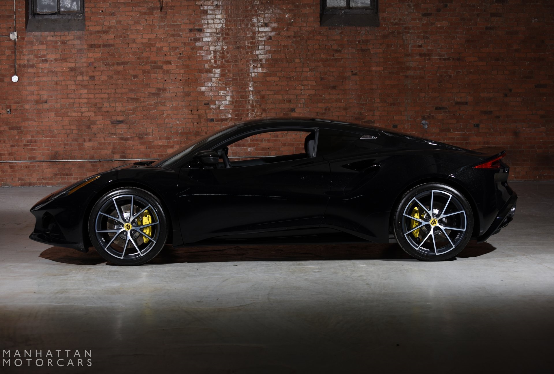2024 Lotus Emira photo 4