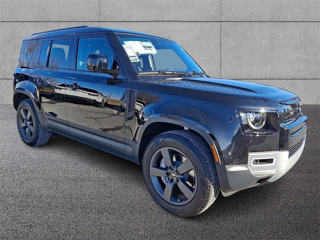 2025 Land Rover Defender 110 S photo 2