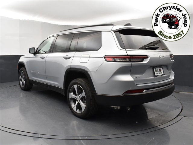 2025 Jeep Grand Cherokee Limited photo 4