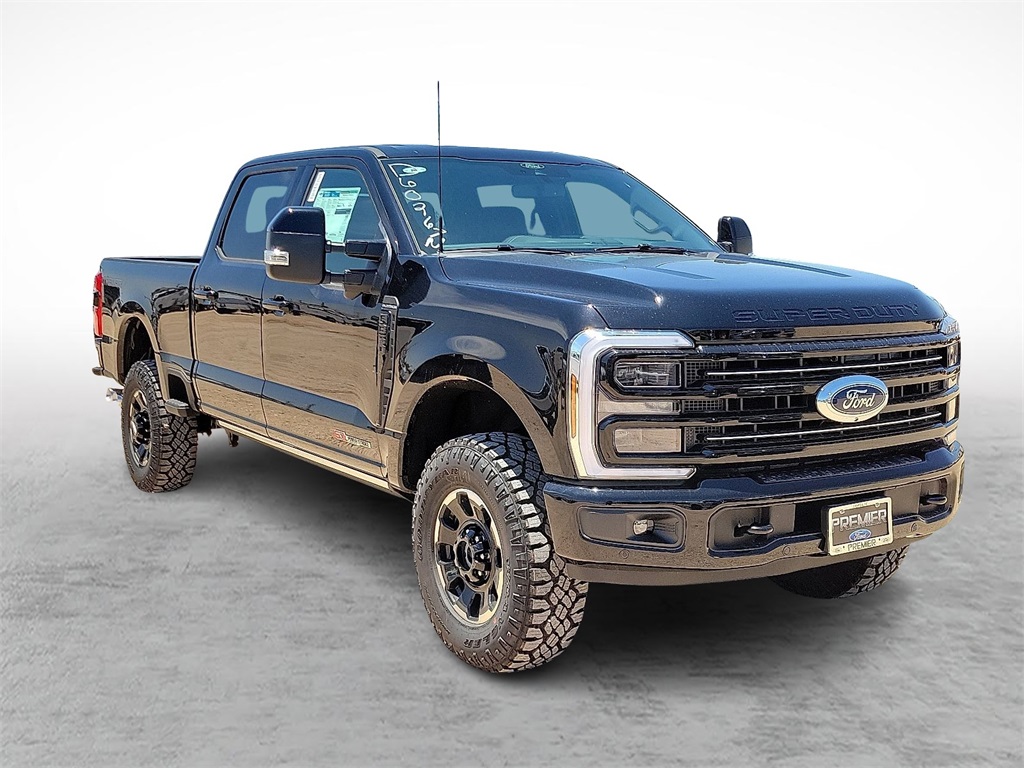2025 Ford F-350 Super Duty Platinum's photo