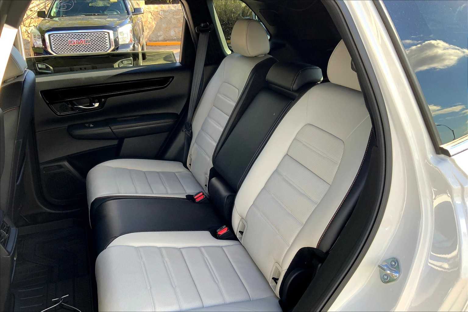 2025 Honda CR-V Hybrid Sport Touring photo 19