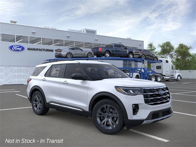 2025 Ford Explorer photo 3