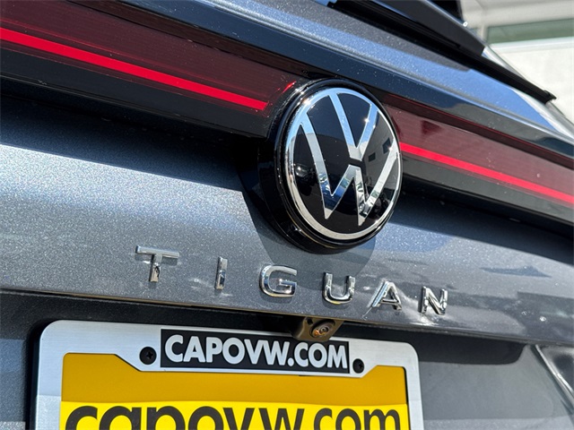 2025 Volkswagen Tiguan SE photo 11