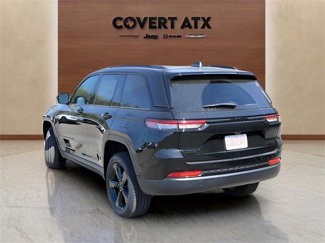 2025 Jeep Grand Cherokee Limited photo 3