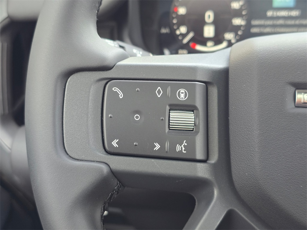 2025 Land Rover Defender 110 S photo 15