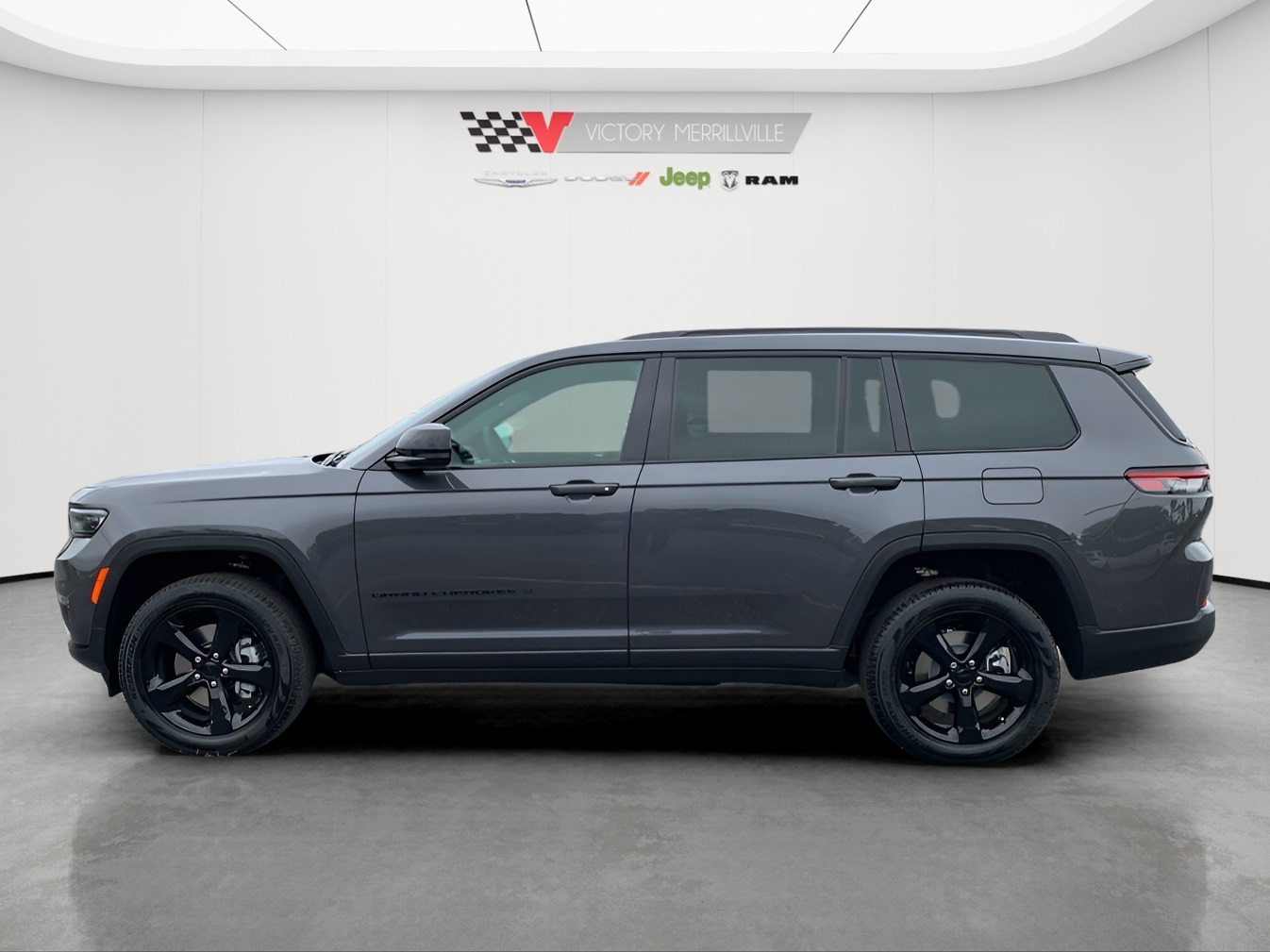 2025 Jeep Grand Cherokee Limited photo 2