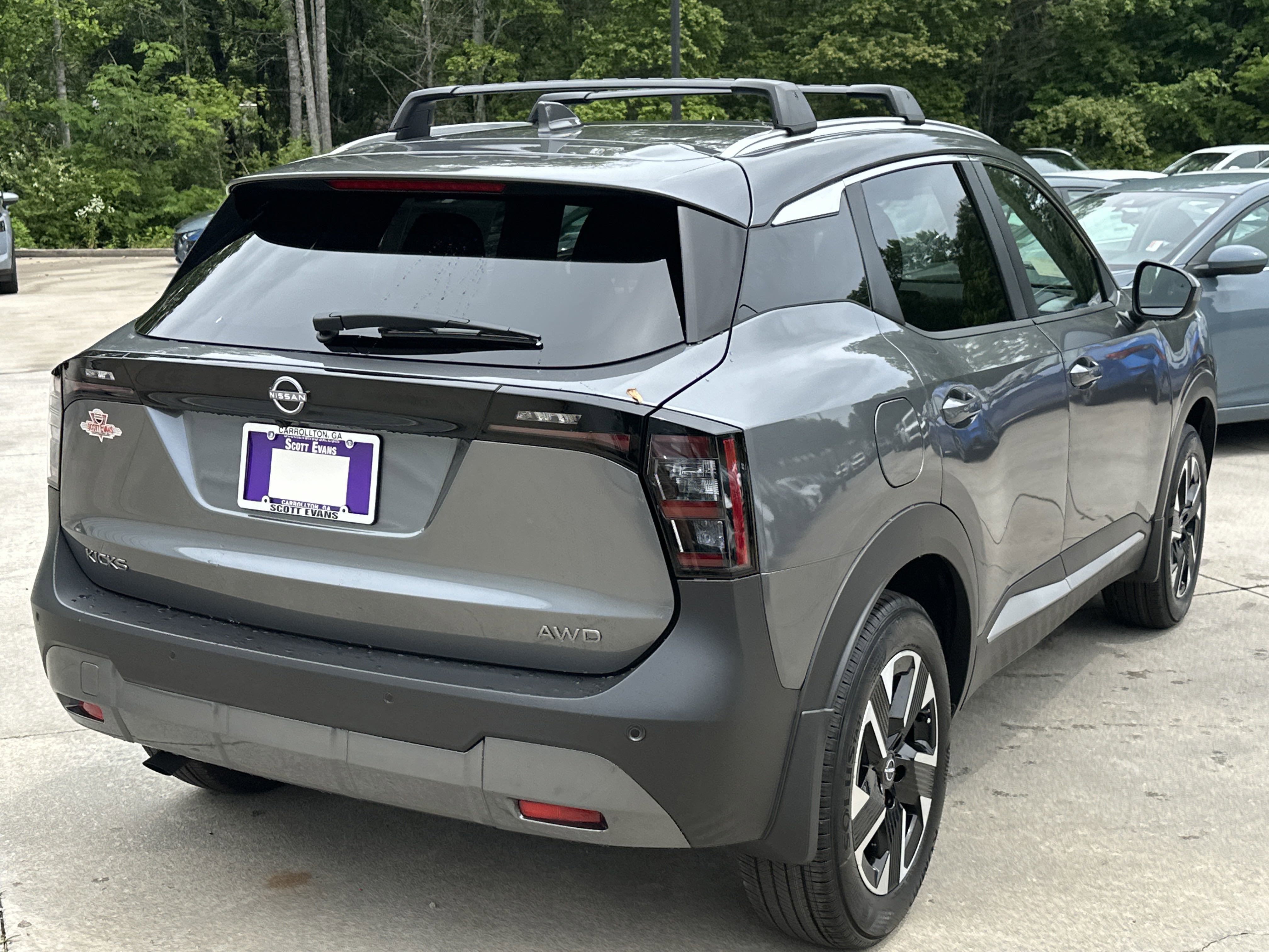 2025 Nissan Kicks SV photo 6