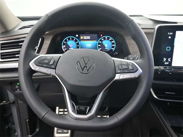 2025 Volkswagen Atlas SEL Premium R-Line photo 3