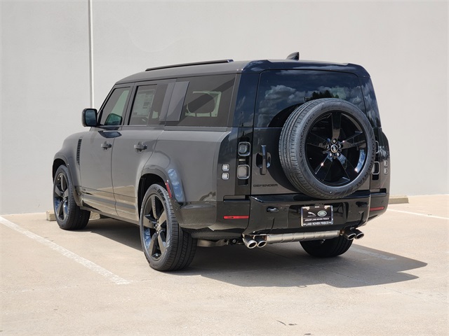 2025 Land Rover Defender 130 V8 photo 3