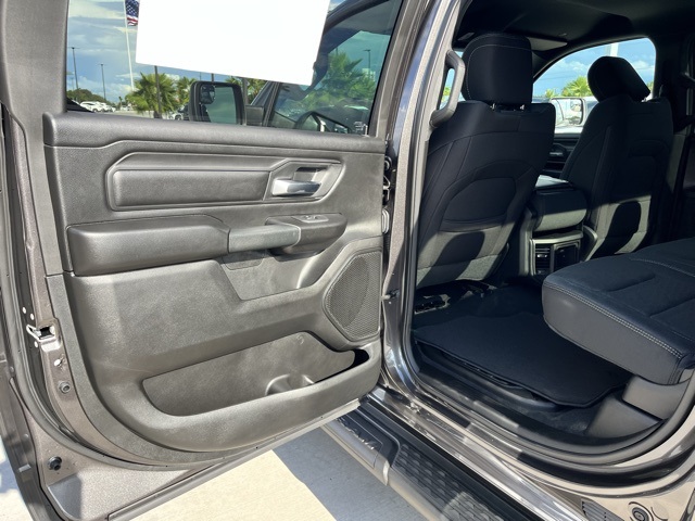 2025 Ram 1500 Tradesman photo 15