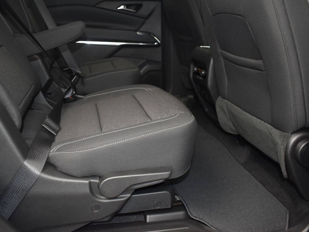 2026 Chevrolet Traverse photo 16