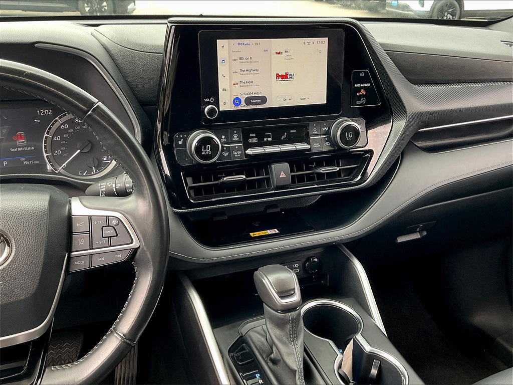2023 Toyota Highlander XSE photo 18