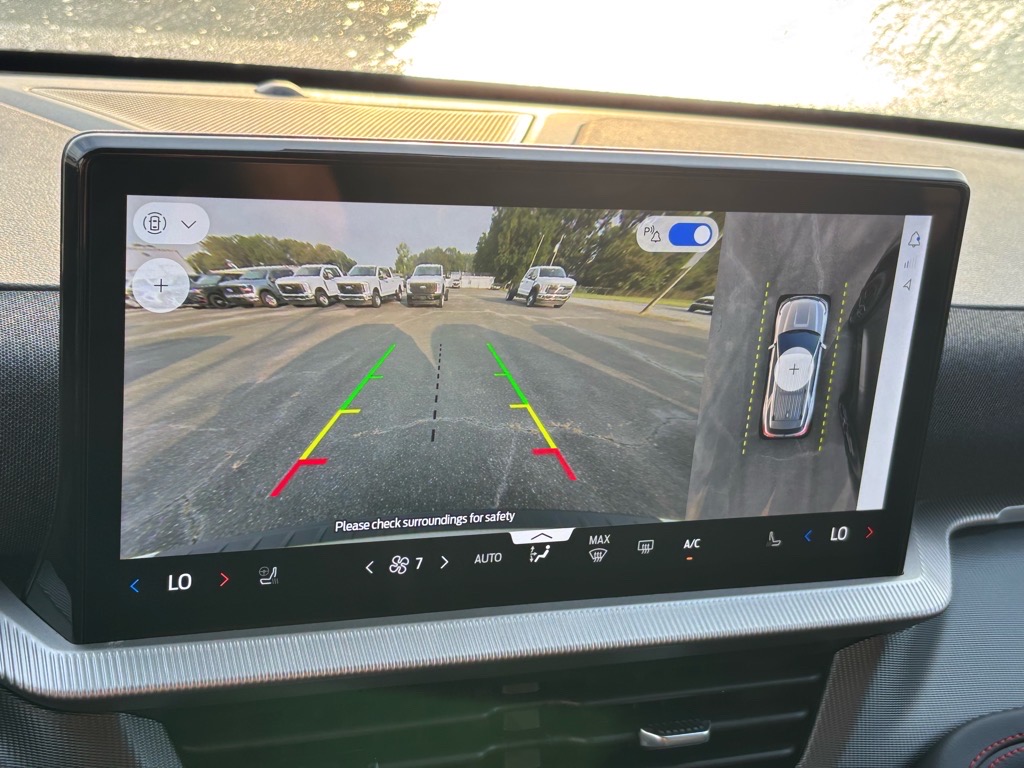 2025 Ford Explorer ST-Line photo 12