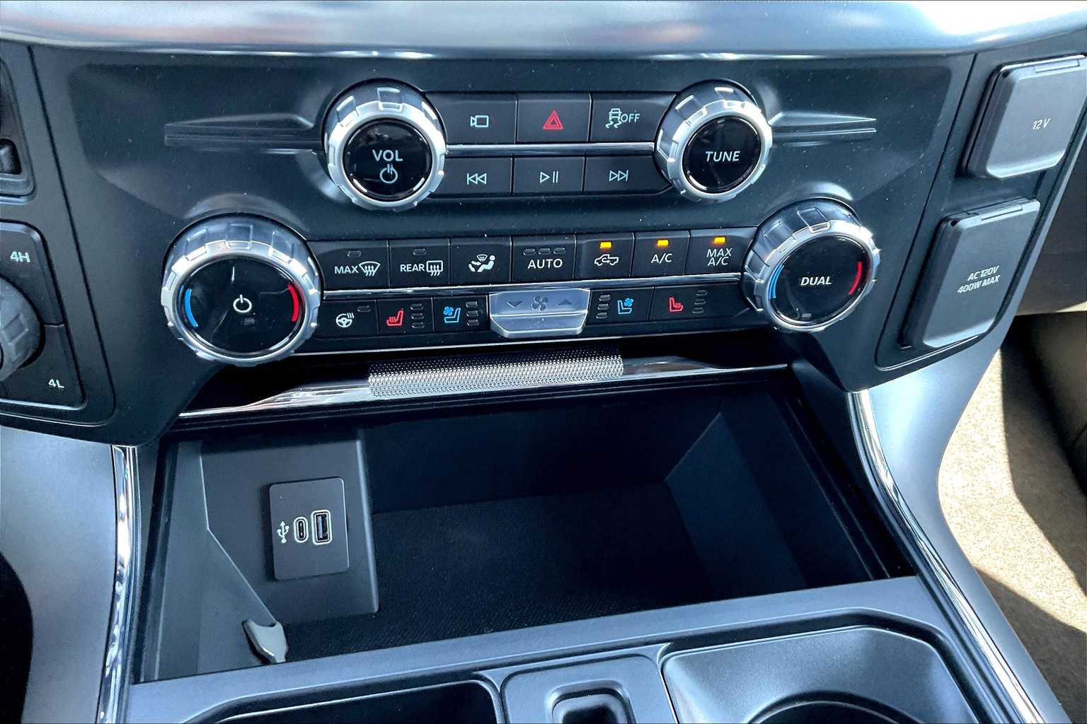 2025 Ford F-150 Lariat photo 16