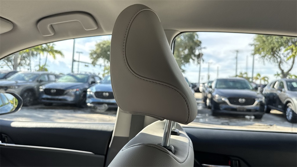 2023 Toyota Camry SE photo 15