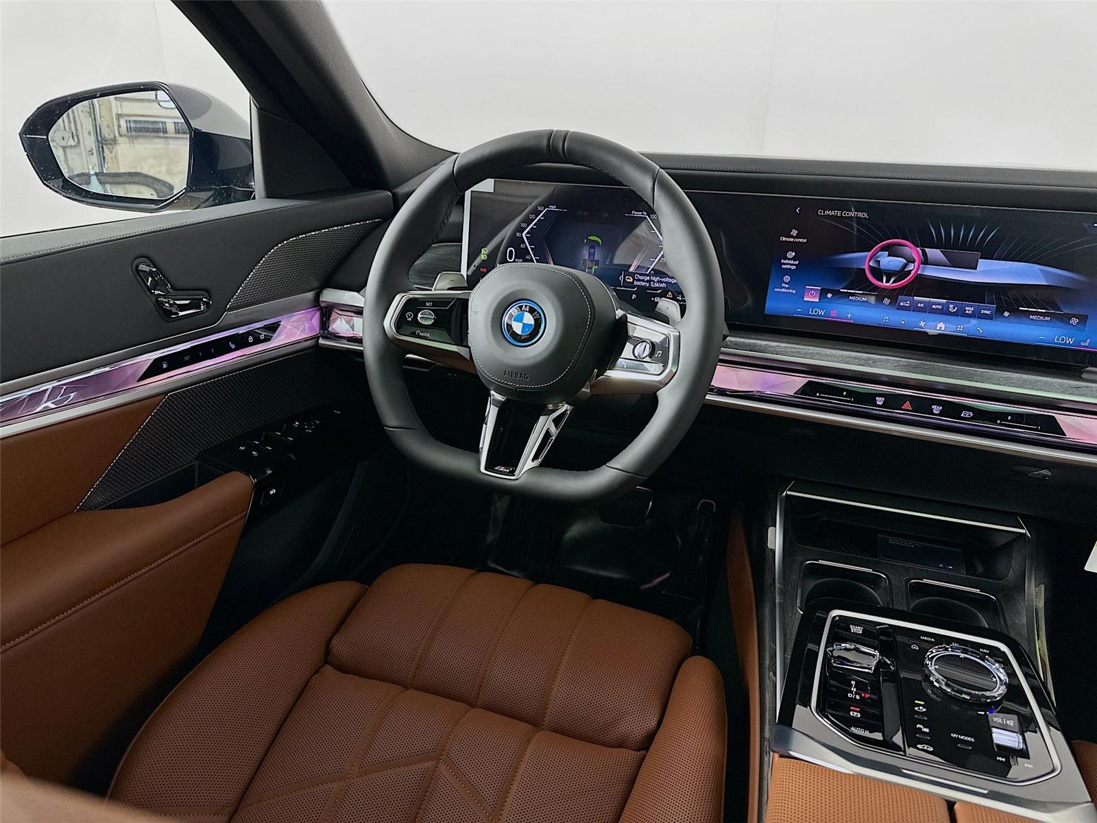2026 Bmw 750e photo 23