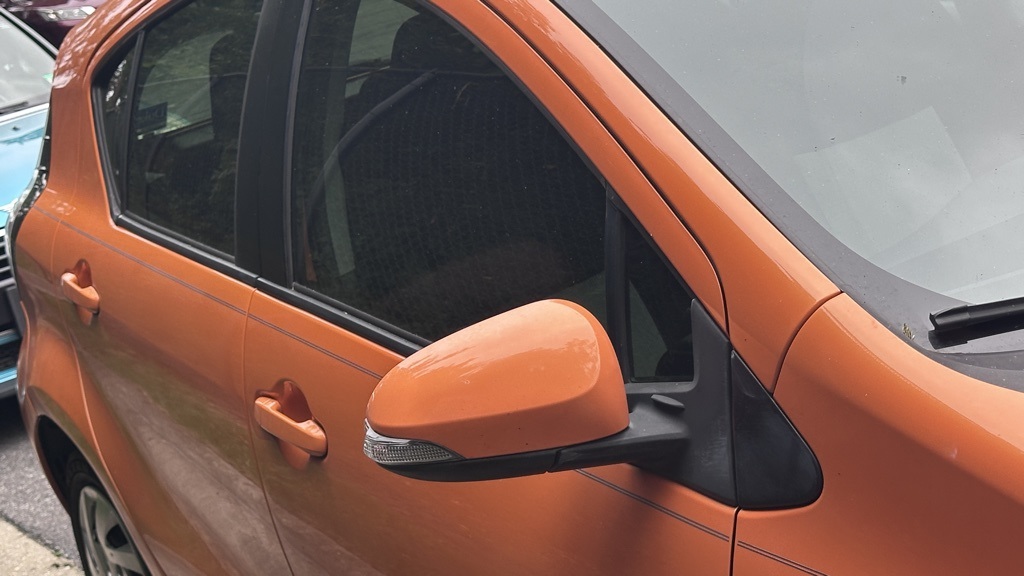 2015 Toyota Prius C Two photo 3