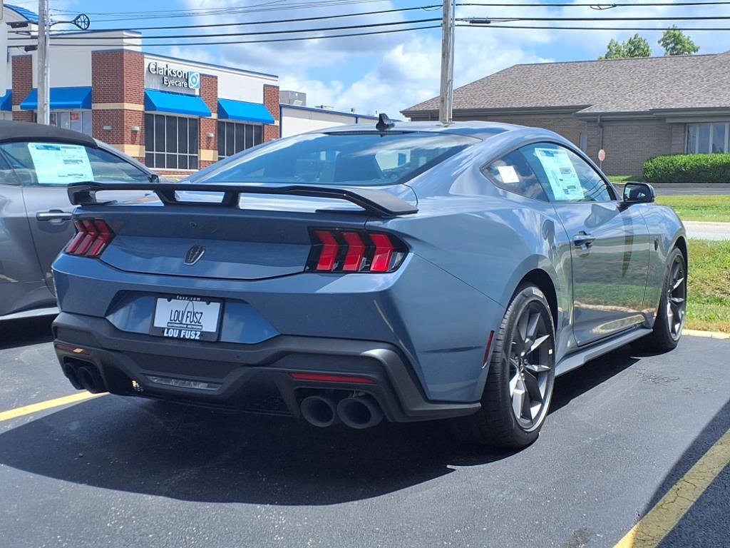 2025 Ford Mustang Dark Horse Premium photo 3