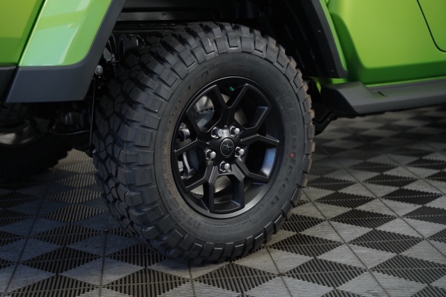 2025 Jeep Gladiator Sport photo 32
