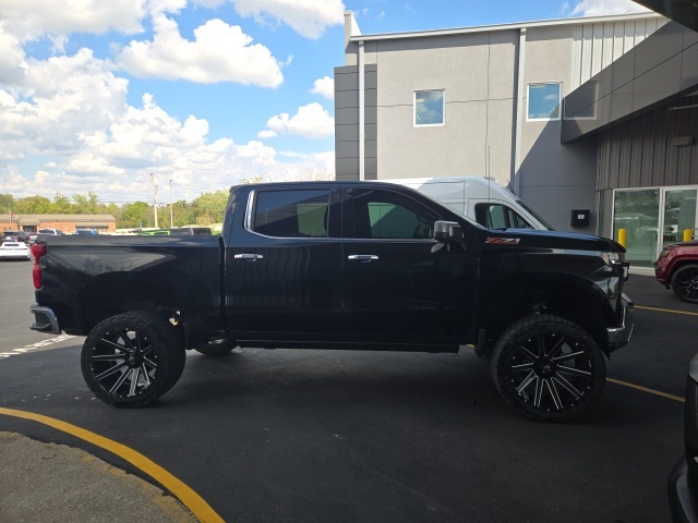 2019 Chevrolet Silverado 1500 LTZ photo 3