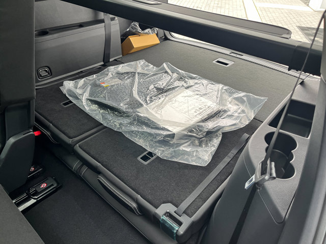 2025 Volkswagen Atlas SEL Premium R-Line photo 30