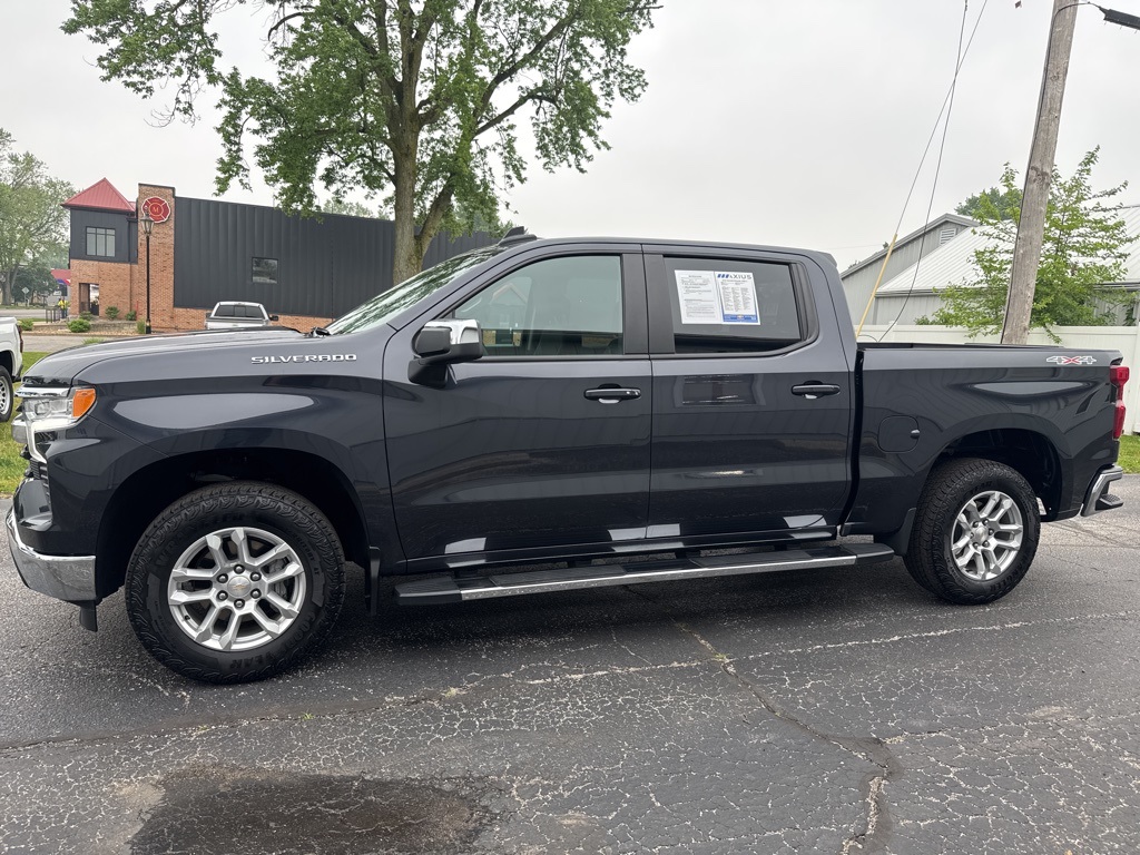 2024 Chevrolet Silverado 1500 LT photo 4
