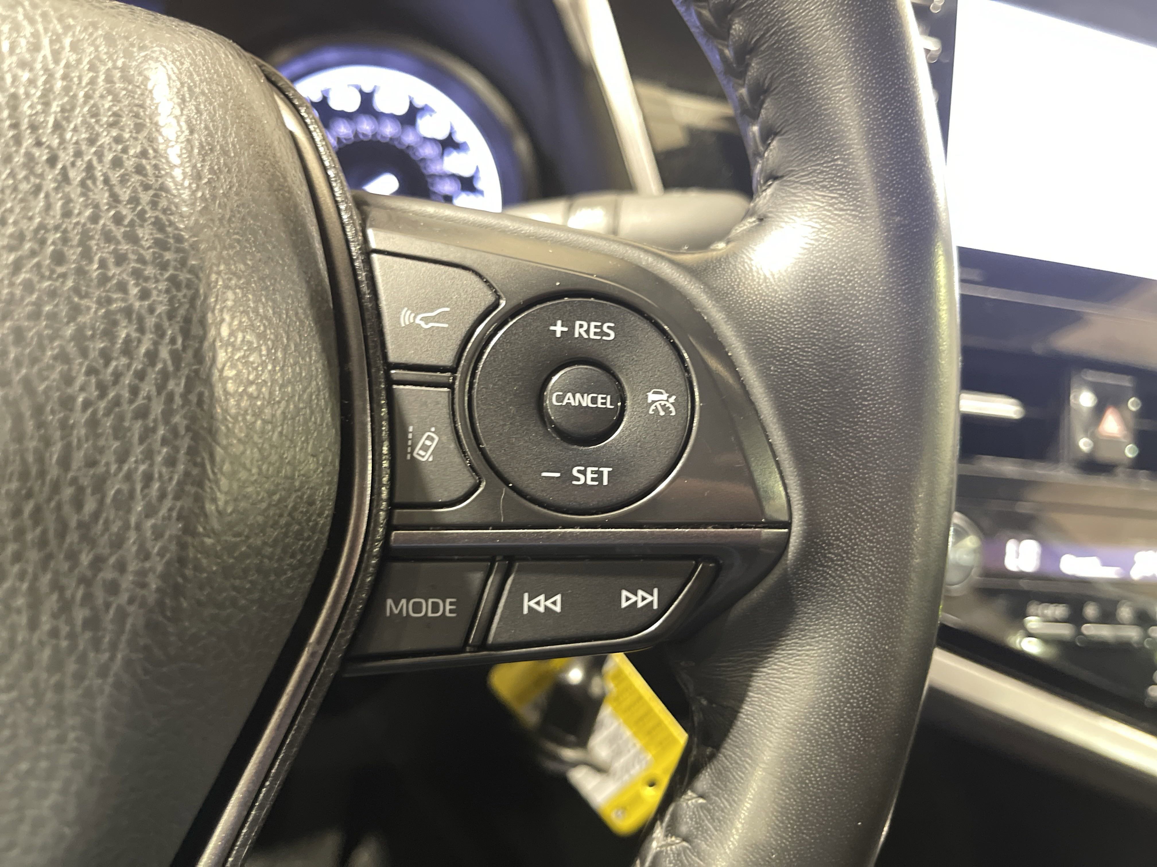 2022 Toyota Camry SE photo 16