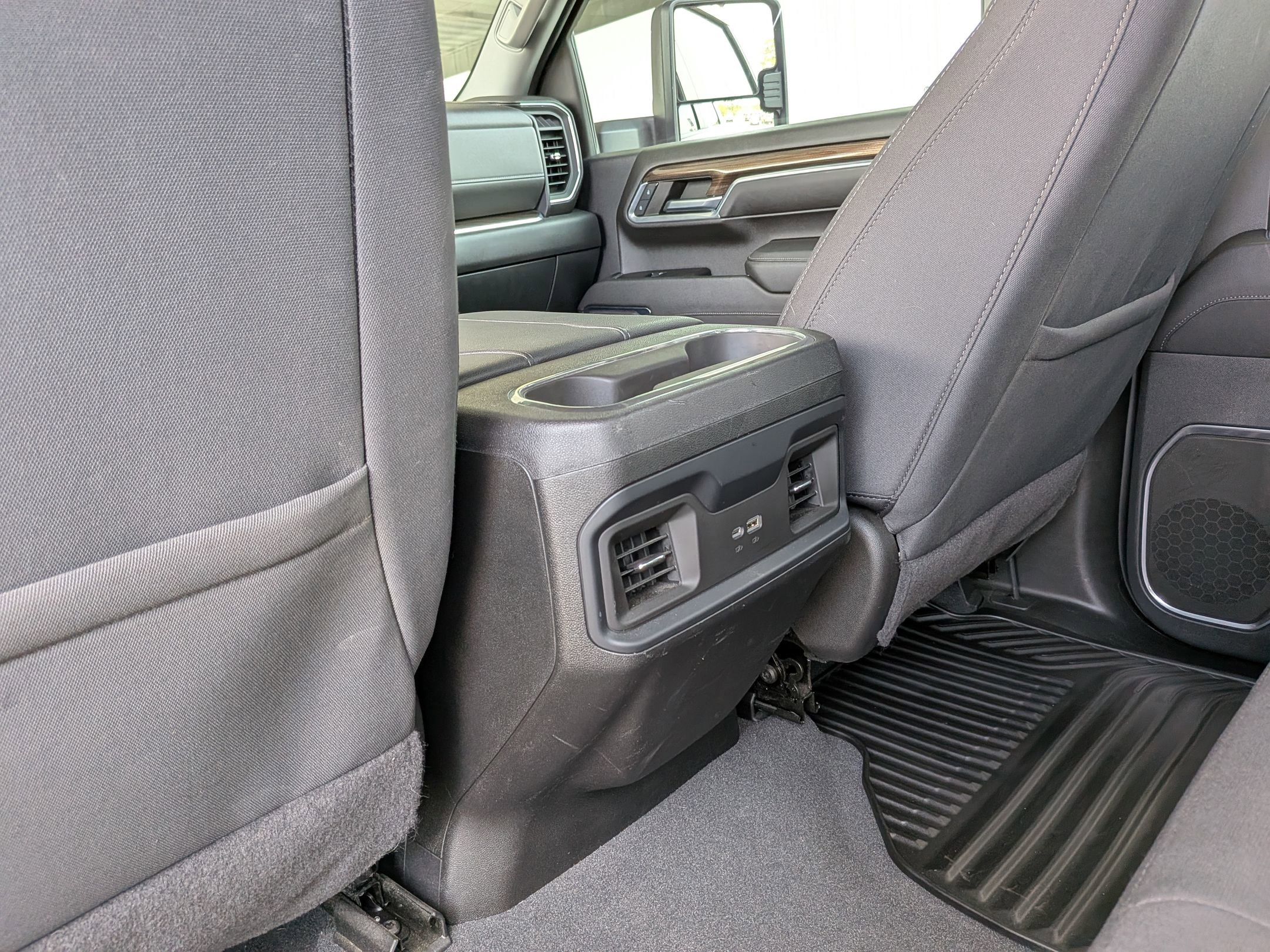2024 Chevrolet Silverado 2500HD LT photo 29