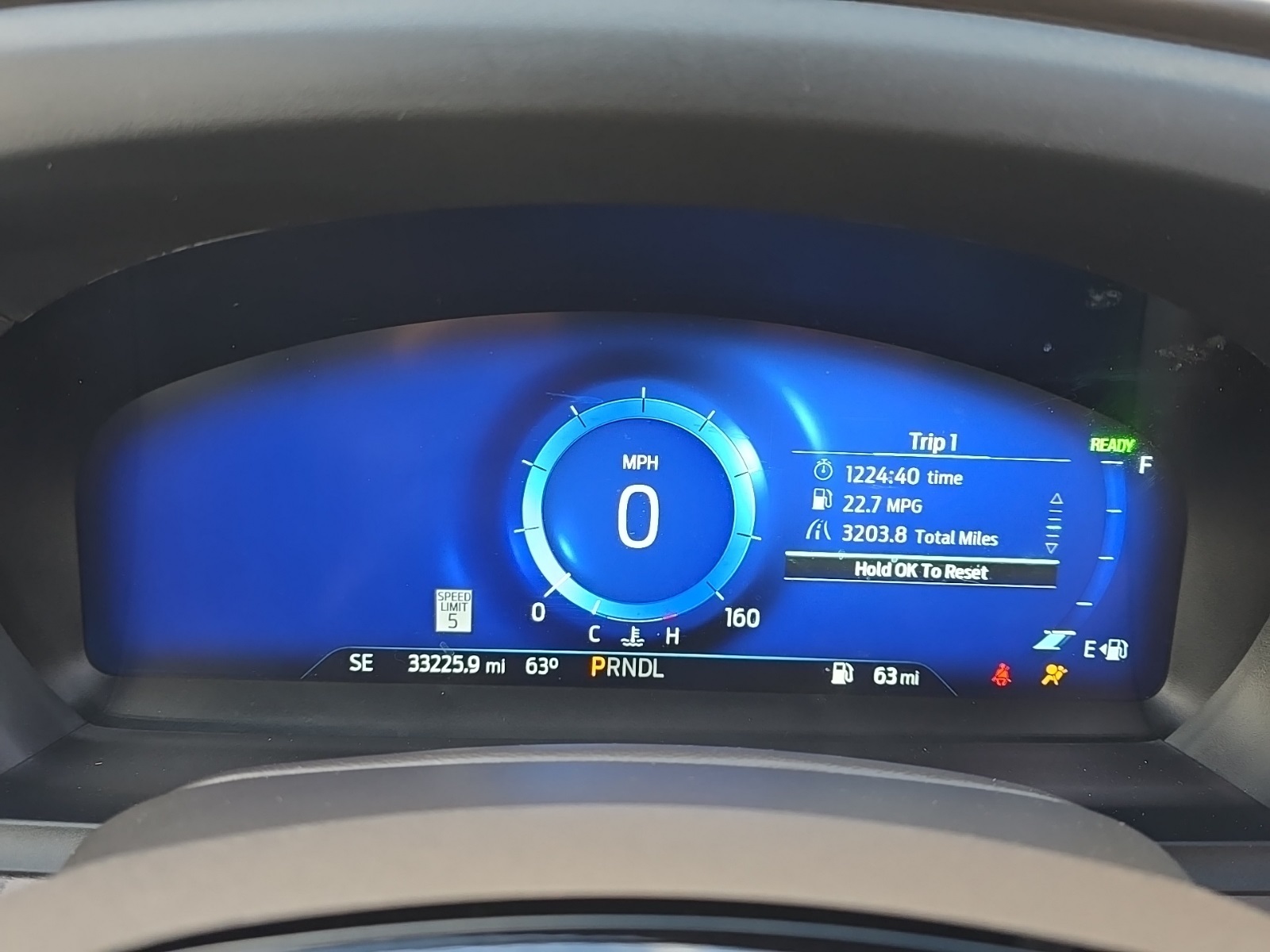 2022 Ford Explorer Hybrid Platinum photo 3