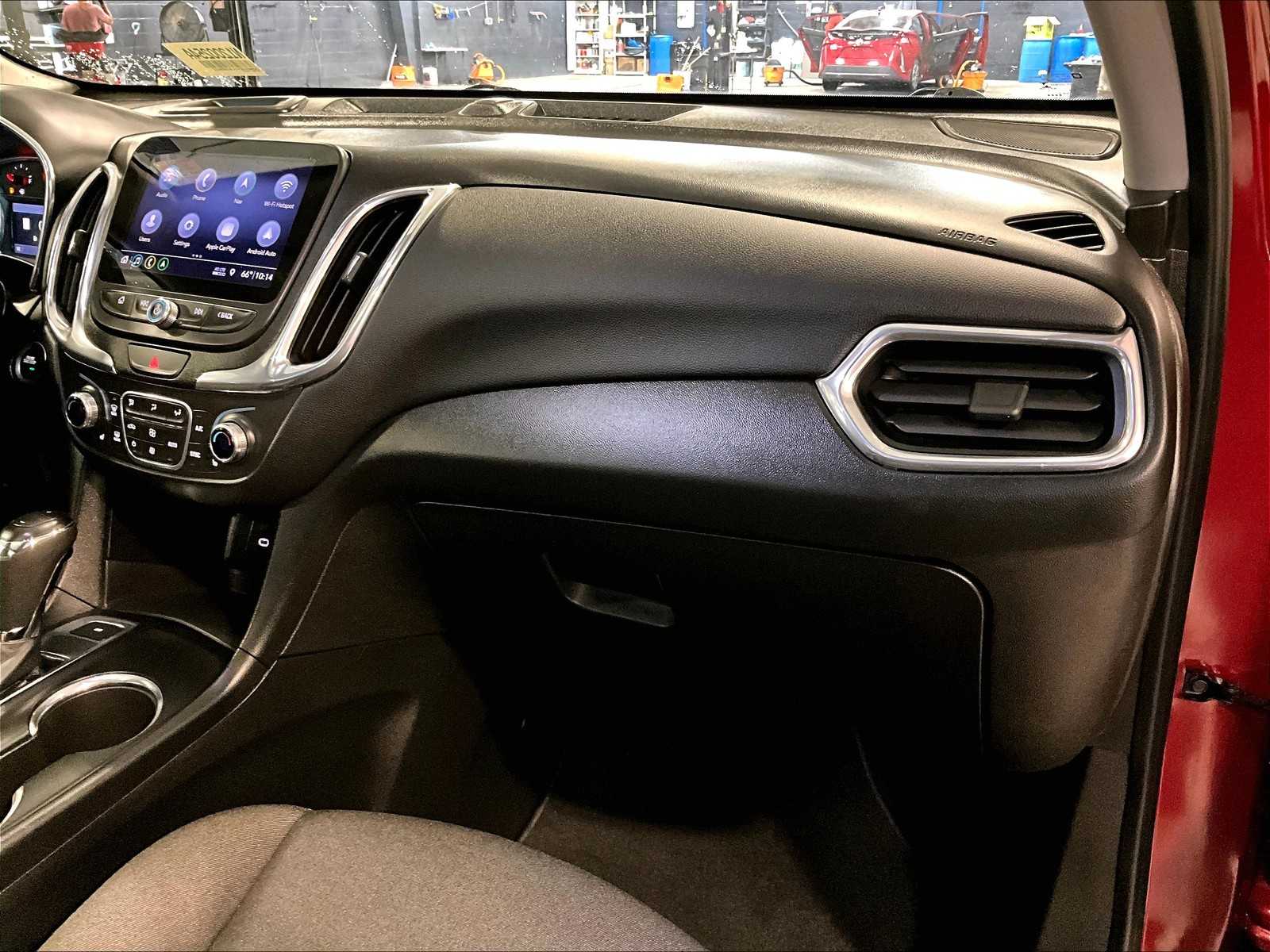 2020 Chevrolet Equinox LT photo 12