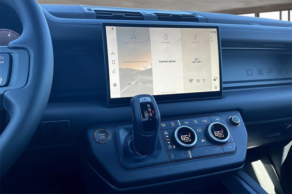 2025 Land Rover Defender 110 X-Dynamic SE photo 7