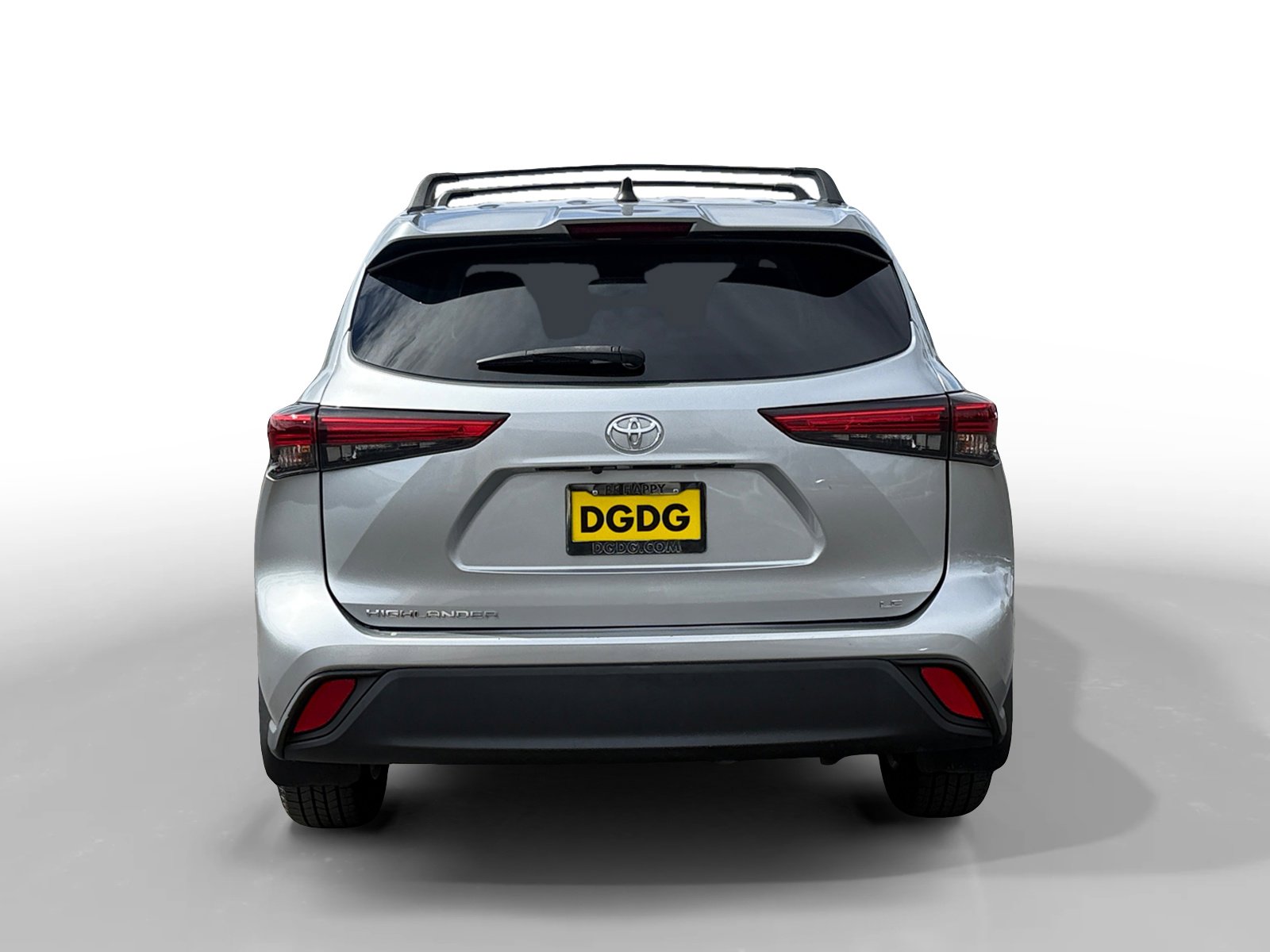 2022 Toyota Highlander LE photo 3