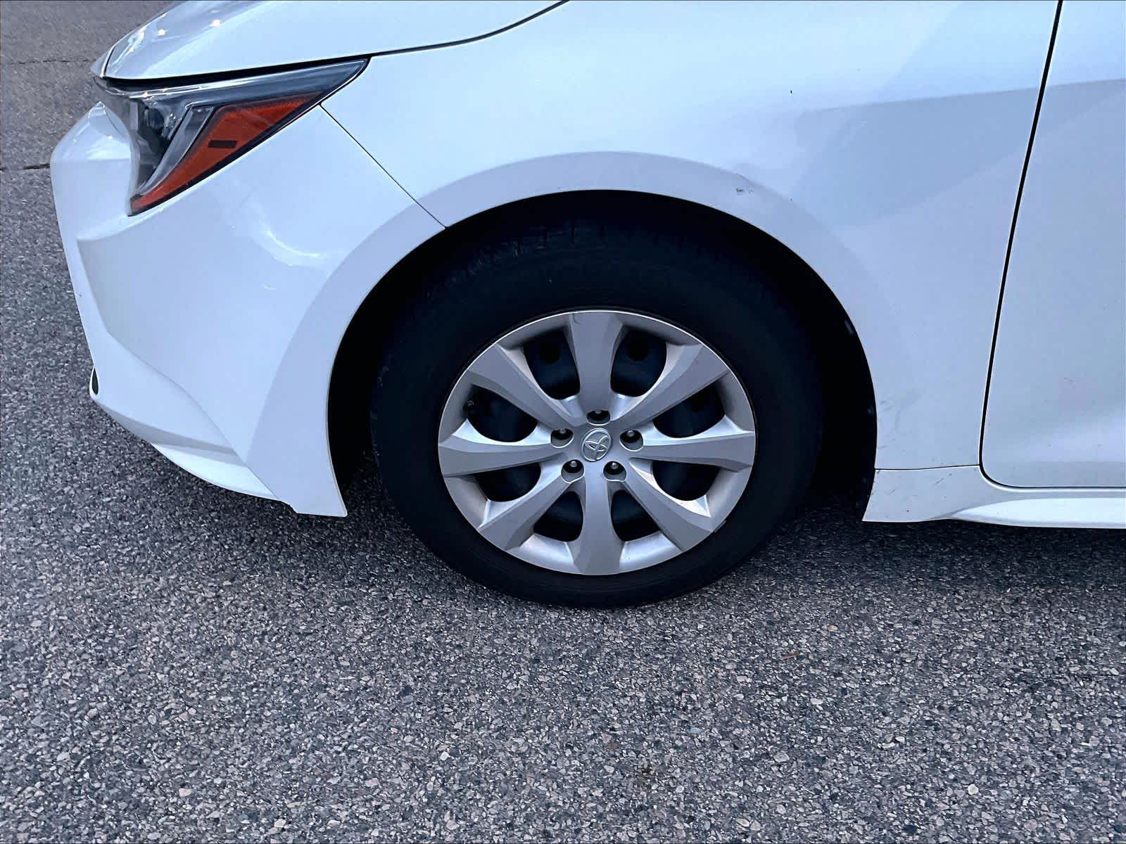 2022 Toyota Corolla LE photo 4