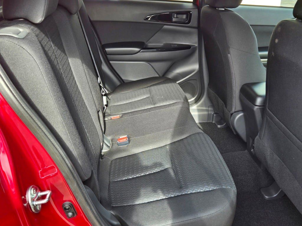 2025 Mitsubishi Eclipse Cross LE photo 3