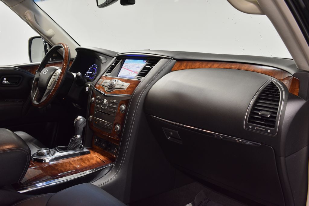 2017 Infiniti QX80 Base photo 31