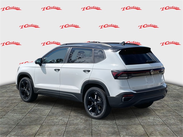 2025 Volkswagen Taos SE photo 5