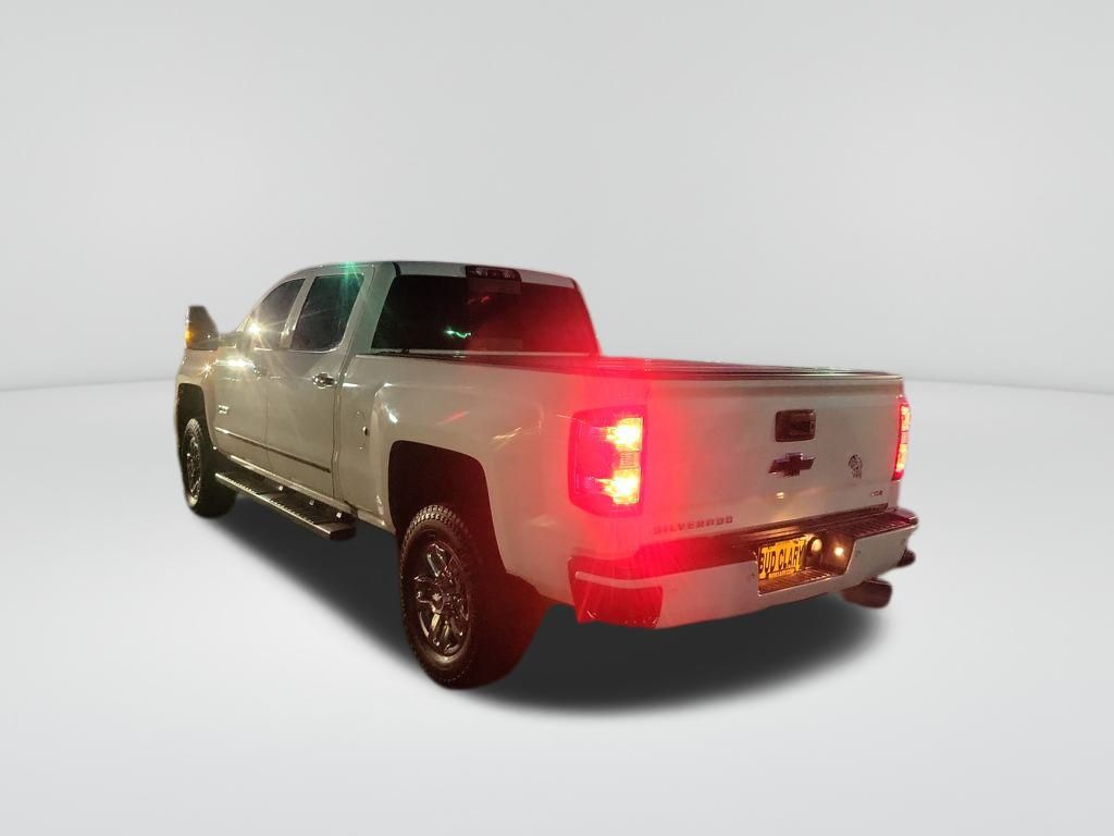 2018 Chevrolet Silverado 3500HD LTZ photo 3