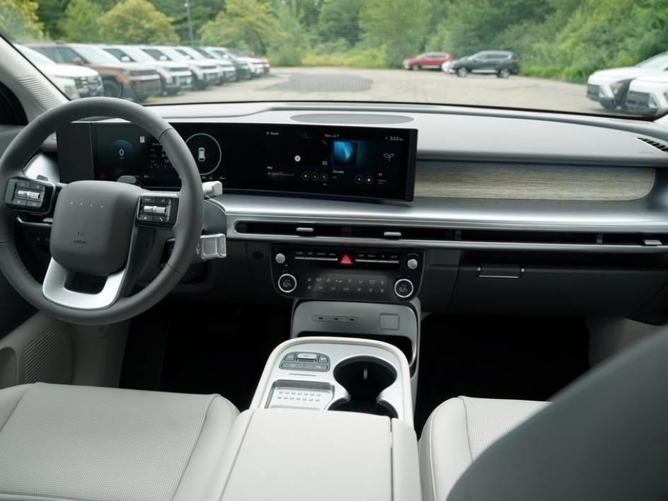 2026 Hyundai Ioniq SEL photo 9