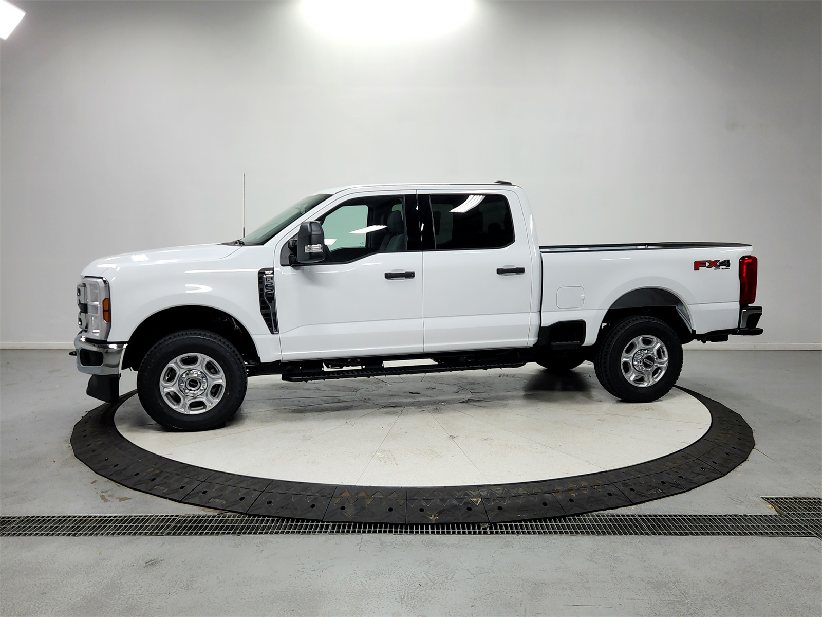 2026 Ford F-250 photo 2