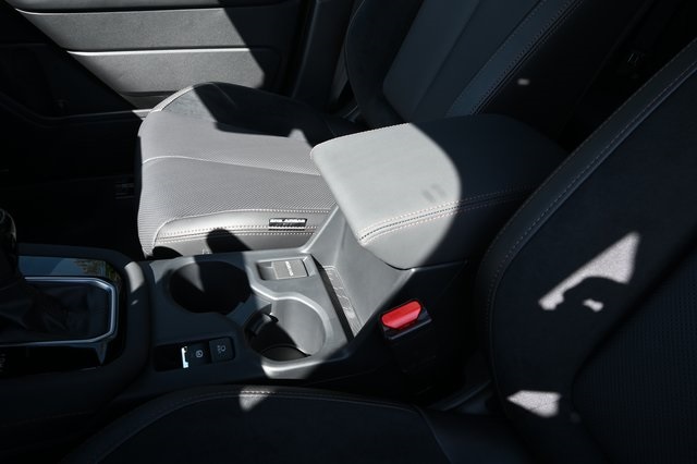 2025 Subaru Forester Touring photo 21