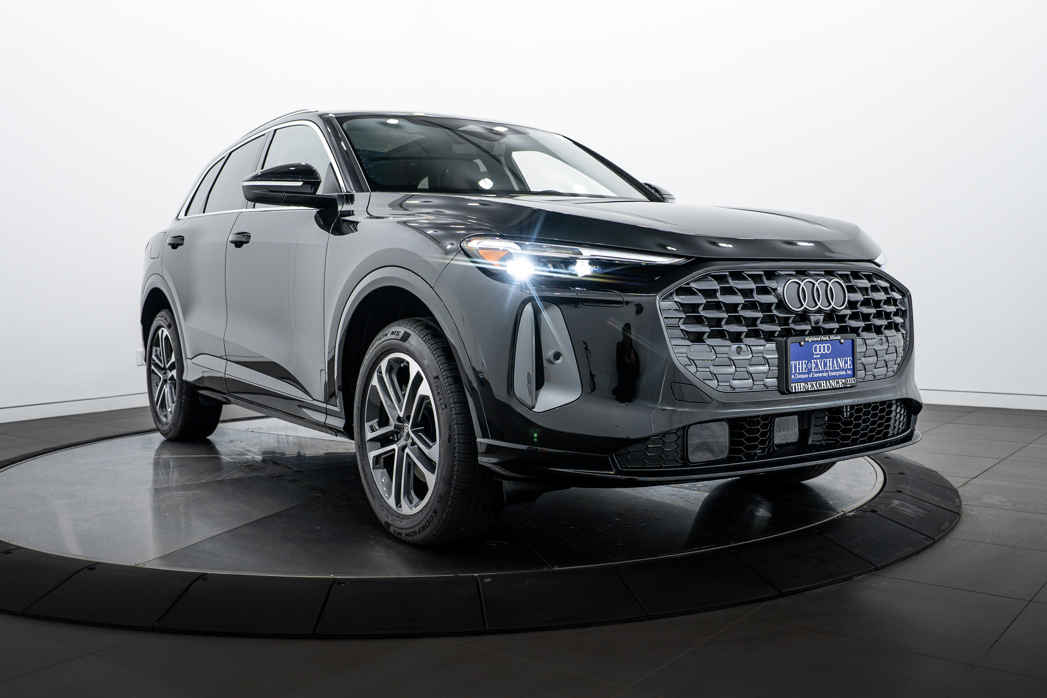 2025 Audi Q5 Premium Plus photo 2