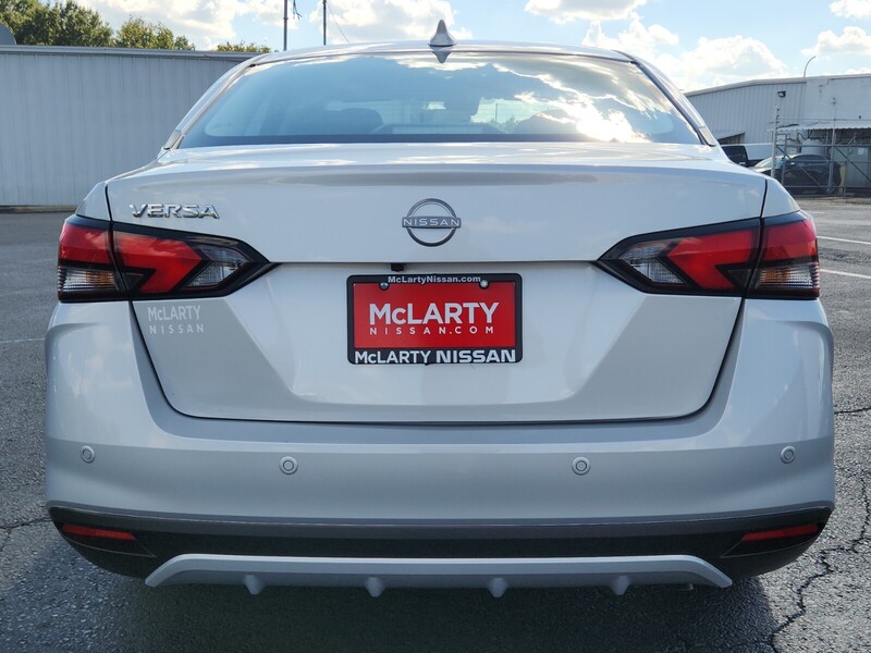 2025 Nissan Versa 1.6 SV photo 4