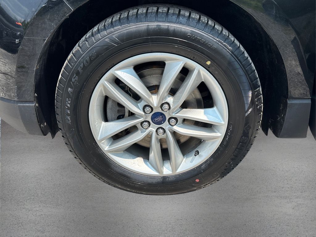 2015 Ford Edge SEL photo 12