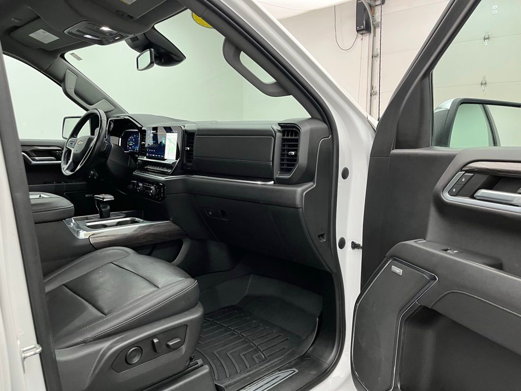 2022 Chevrolet Silverado 1500 LTZ photo 21