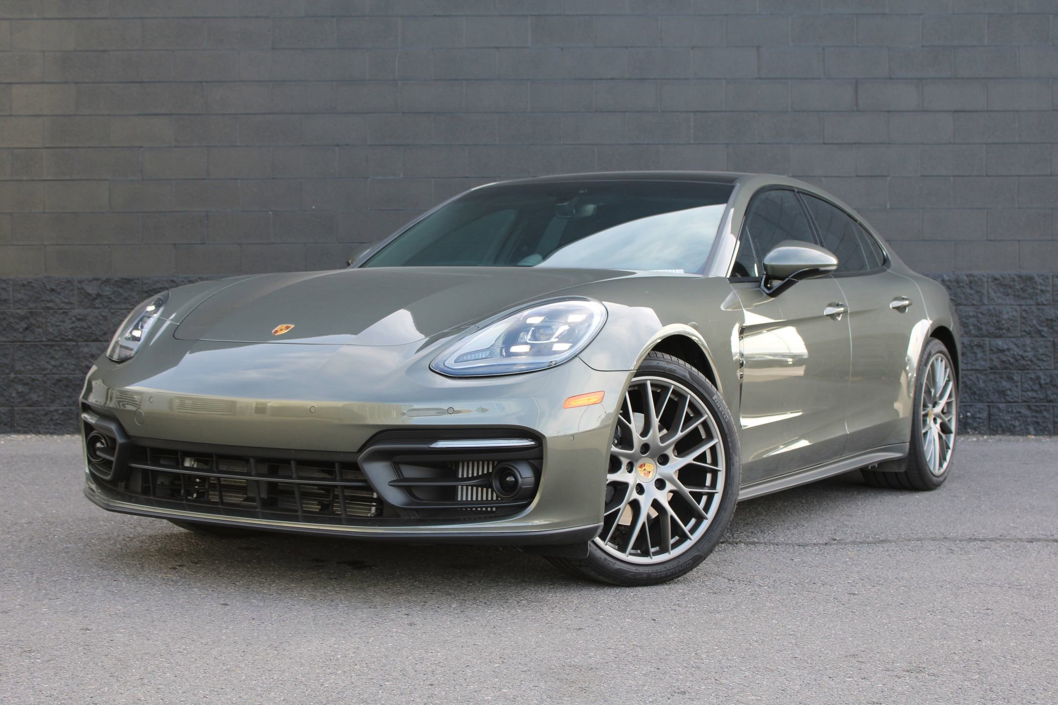 2023 Porsche Panamera Platinum Edition's photo